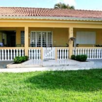 chácara 1.300m² pé na água