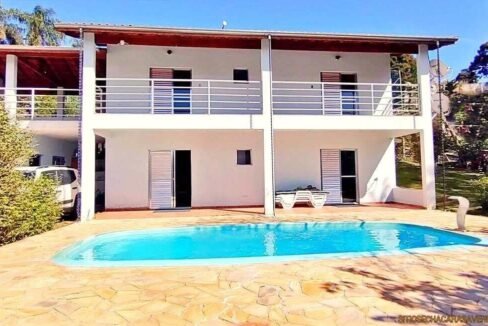 chácara com piscina acesso a represa