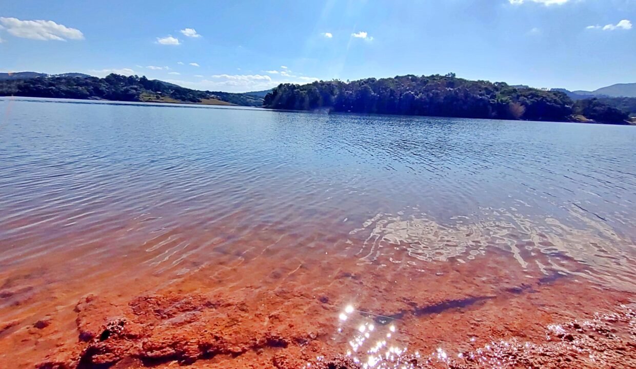 terreno 4.732m² pé na água na represa (5)
