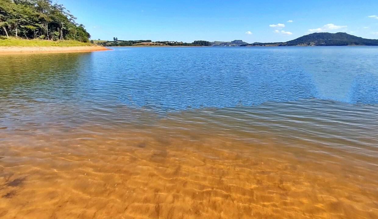 terreno 4.732m² pé na água na represa (7)