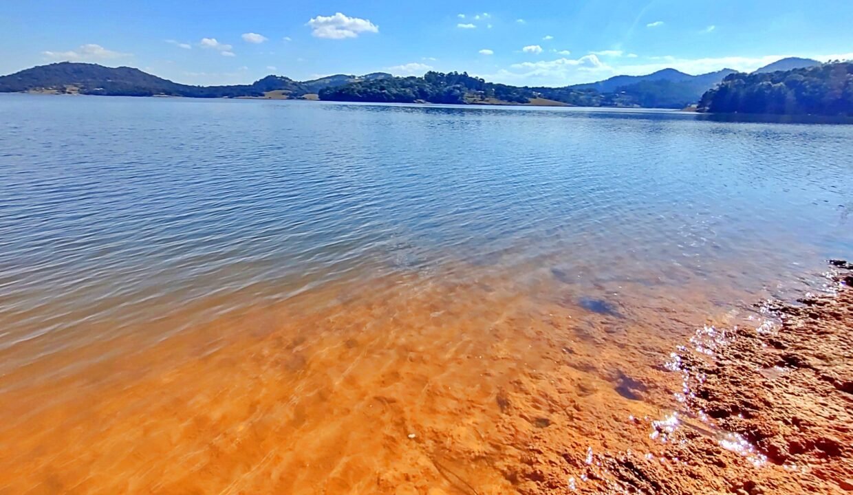 terreno 4.732m² pé na água na represa (9)