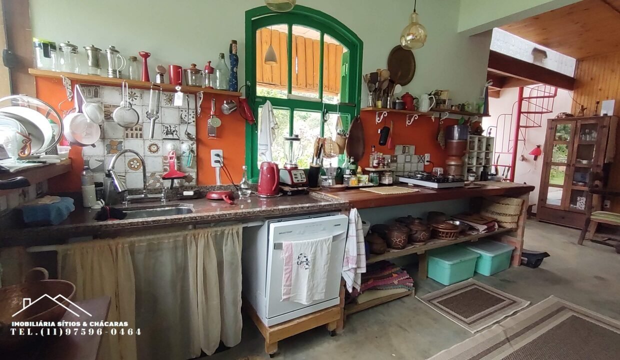 Chácara 1.755m² com riacho (43)