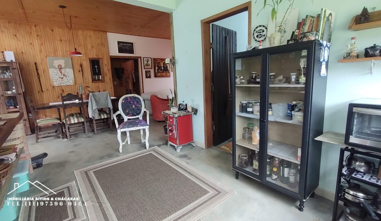 Chácara 1.755m² com riacho (45)