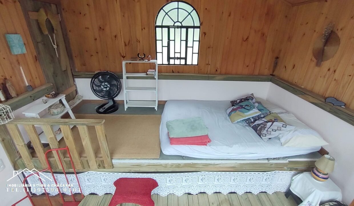 Chácara 1.755m² com riacho (46)