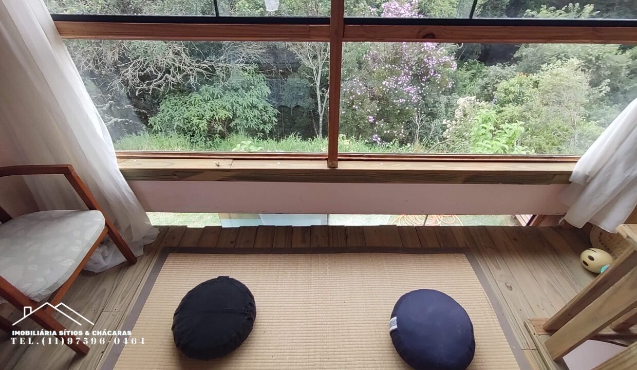 Chácara 1.755m² com riacho (48)