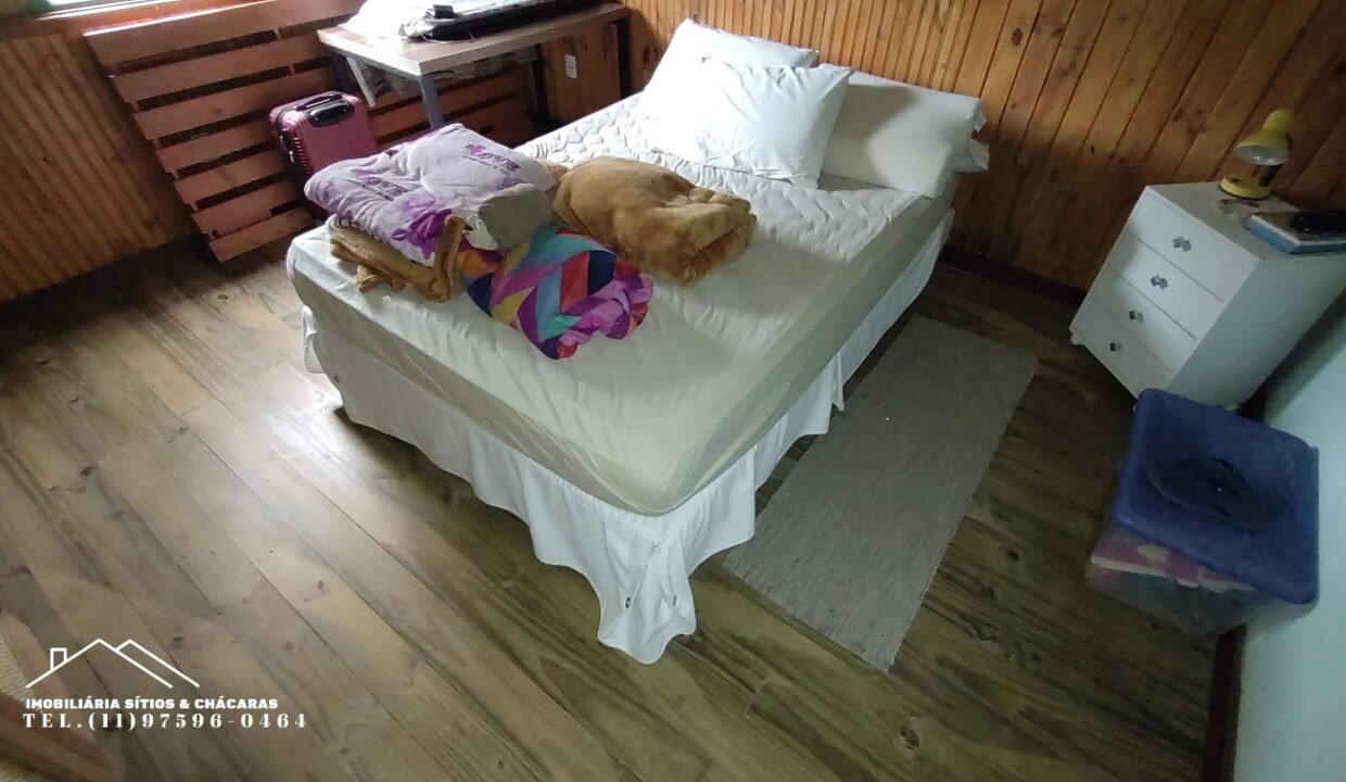 Chácara 1.755m² com riacho (58)