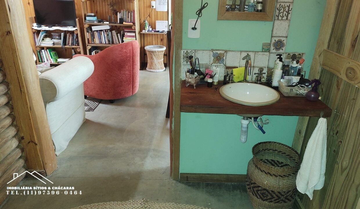 Chácara 1.755m² com riacho (61)