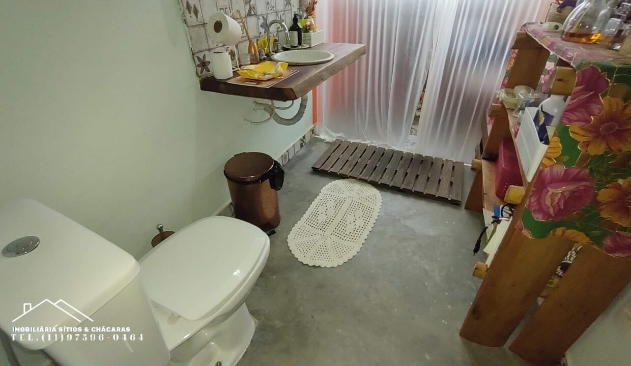 Chácara 1.755m² com riacho (63)