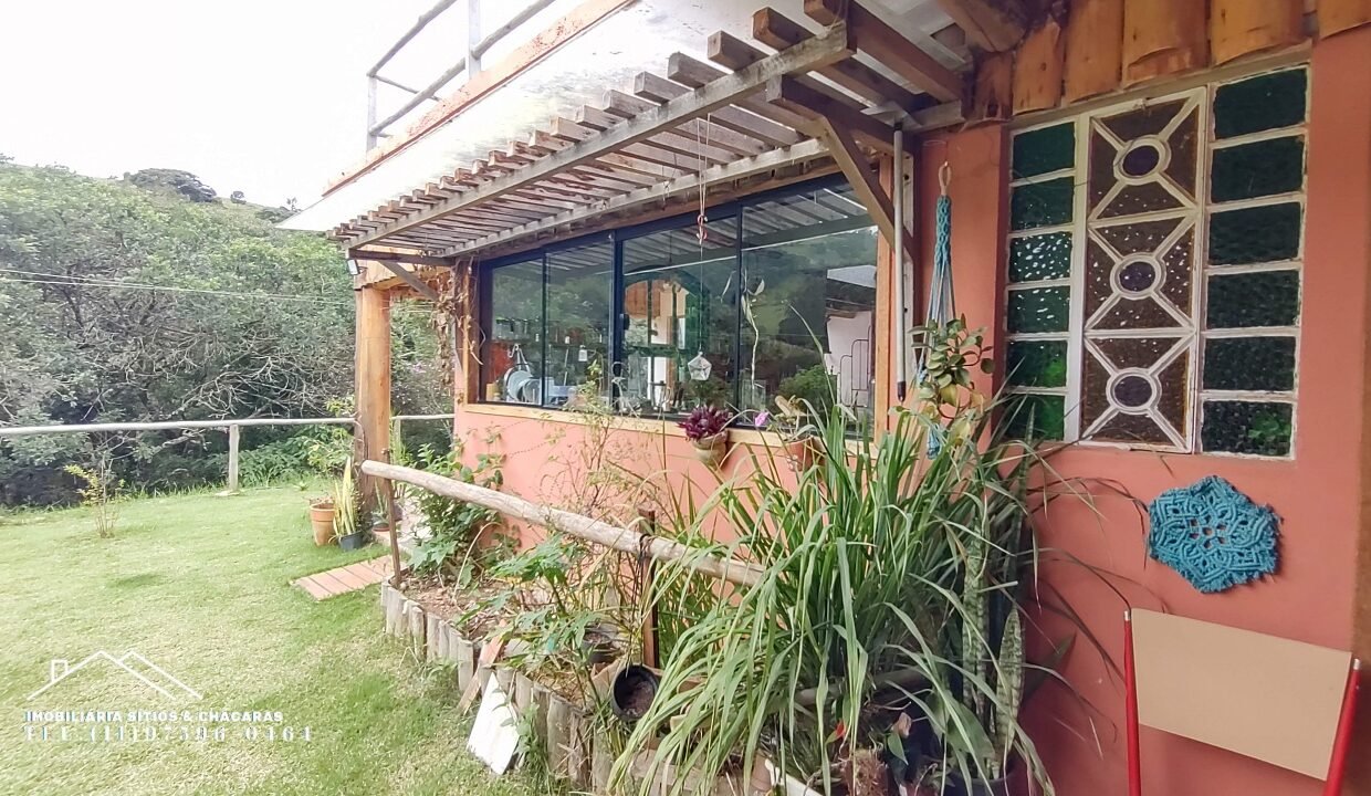 Chácara 1.755m² com riacho (86)