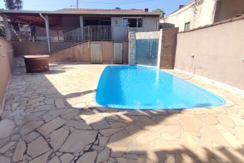 Chácara com piscina 300m²