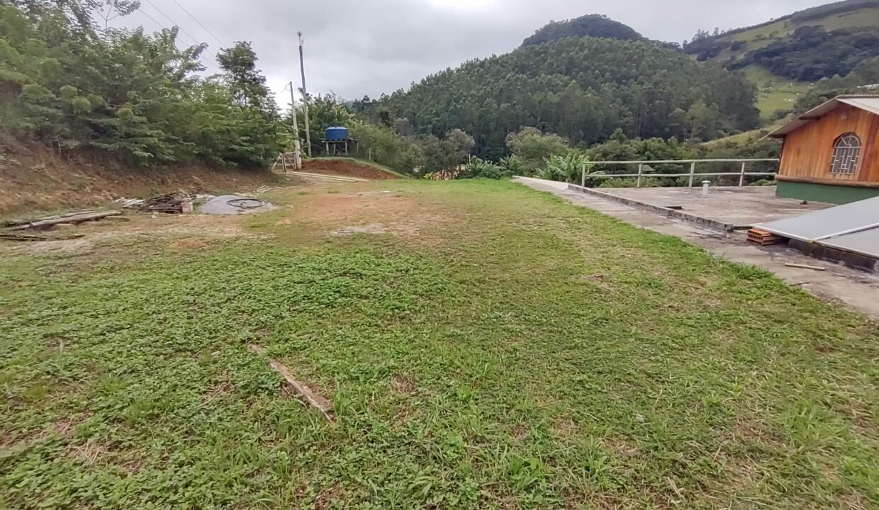 Chácara com riacho (10)