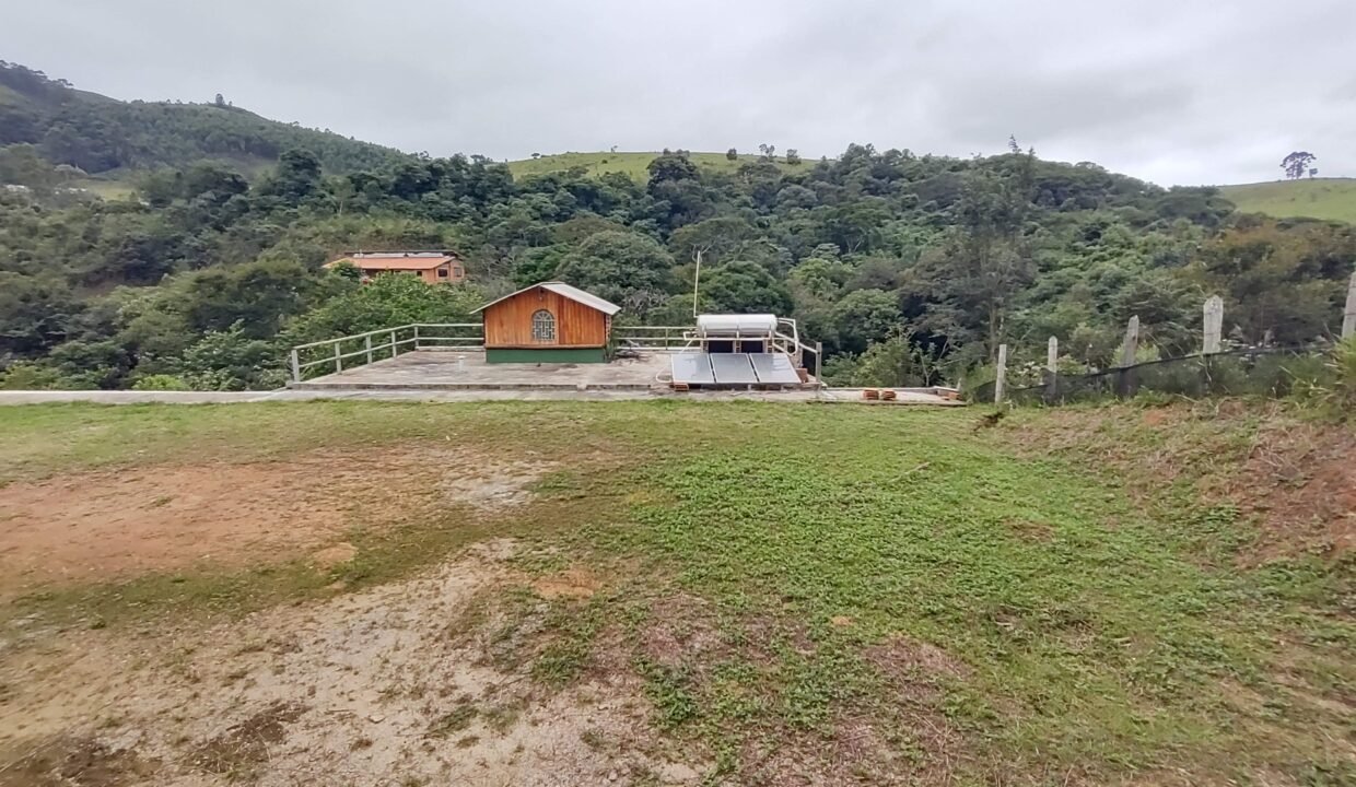 Chácara com riacho (4)