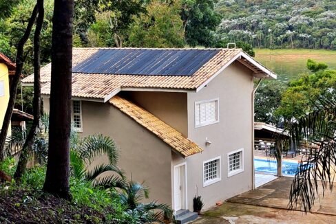 Chácara represa pé na água