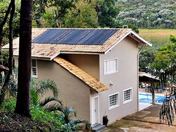 Chácara represa pé na água