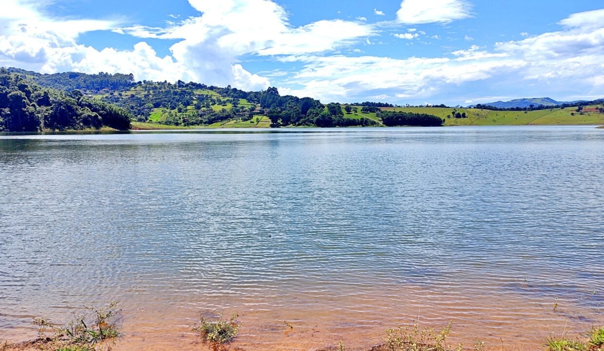 Terreno grande 3.000 metros pé na água a venda represa Jaguari em Joanópolis proximo de Piracaia-SP e Vargem-SP (7)