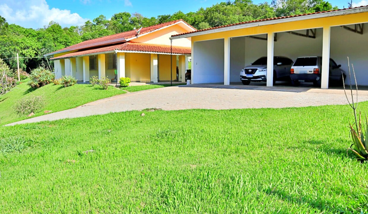 Chácara 2.300m² com piscina a venda em extrema MG (12)