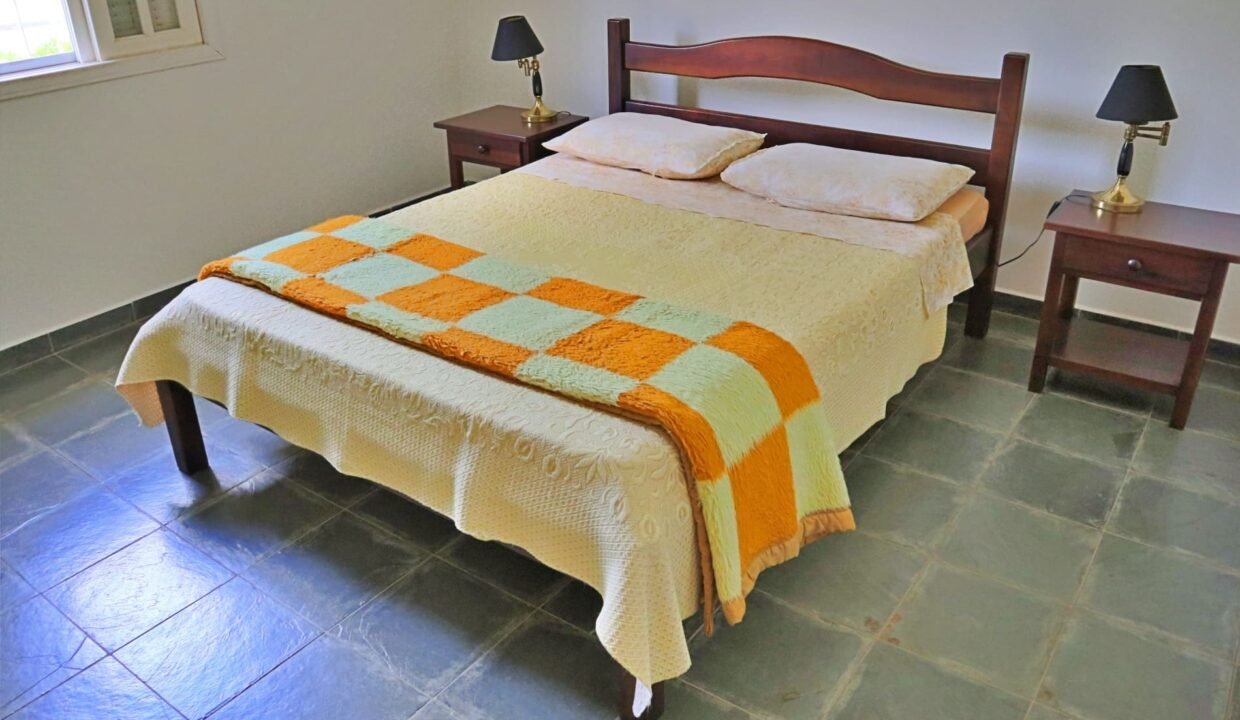 Chácara 2.300m² com piscina a venda em extrema MG (18)