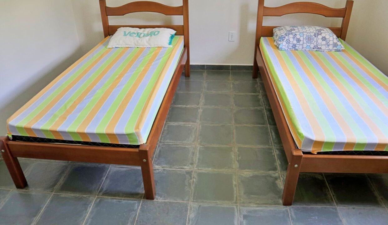 Chácara 2.300m² com piscina a venda em extrema MG (23)