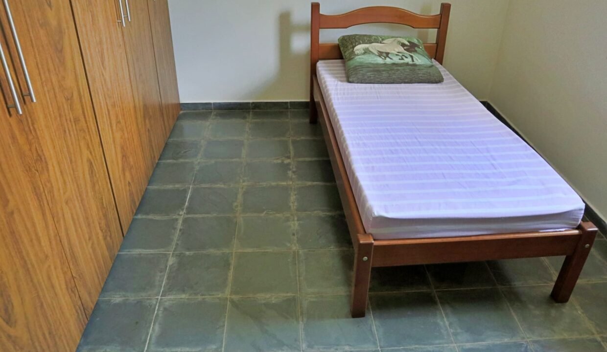 Chácara 2.300m² com piscina a venda em extrema MG (24)