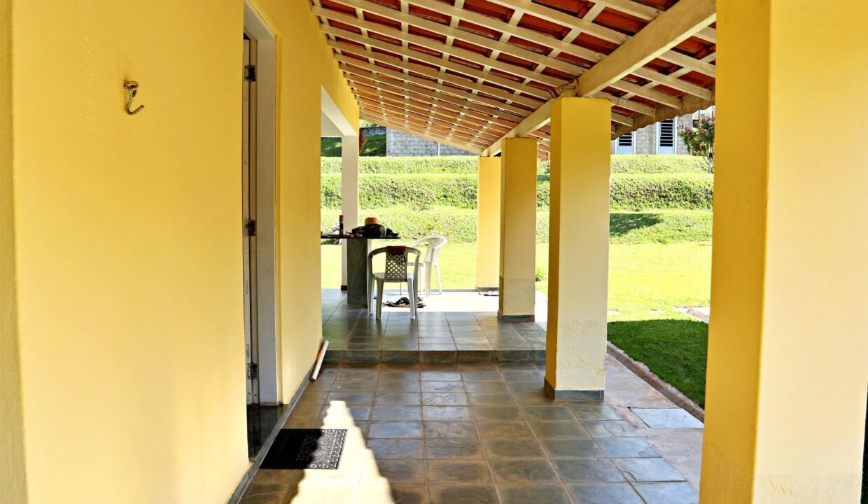 Chácara 2.300m² com piscina a venda em extrema MG (36)