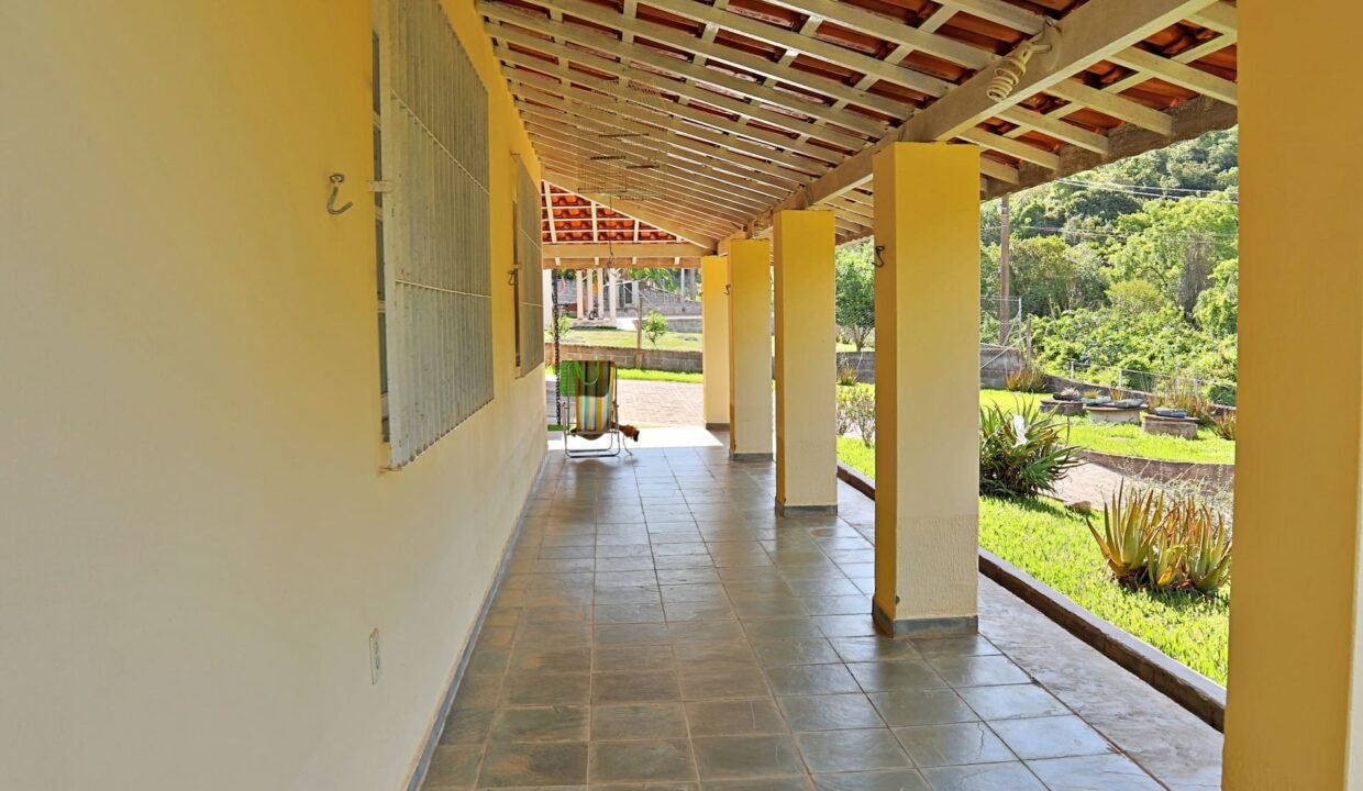 Chácara 2.300m² com piscina a venda em extrema MG (37)