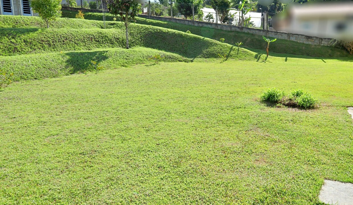 Chácara 2.300m² com piscina a venda em extrema MG (7)