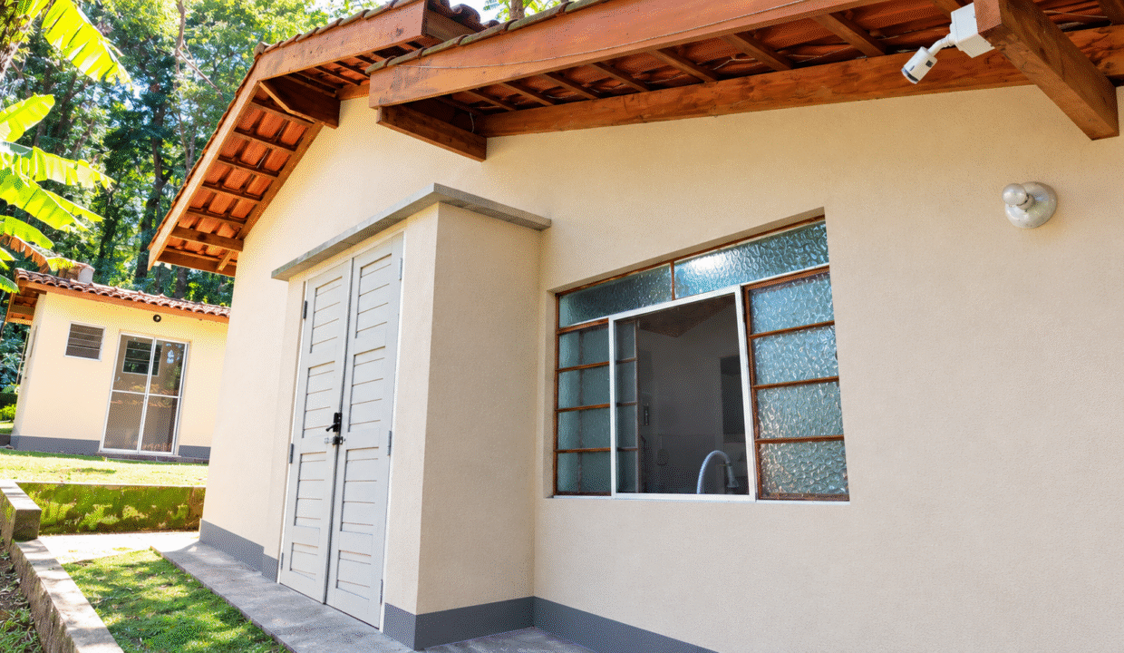chácara pe na água a venda represa joanopolis (1)