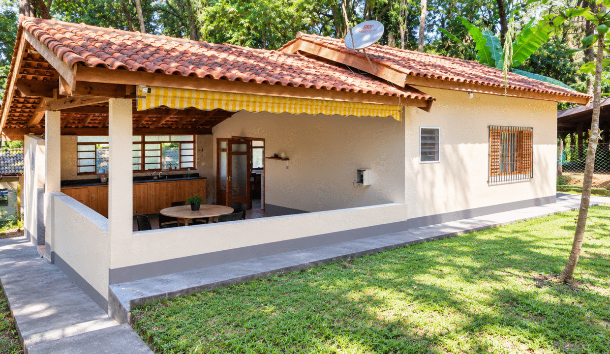 chácara pe na água a venda represa joanopolis (3)