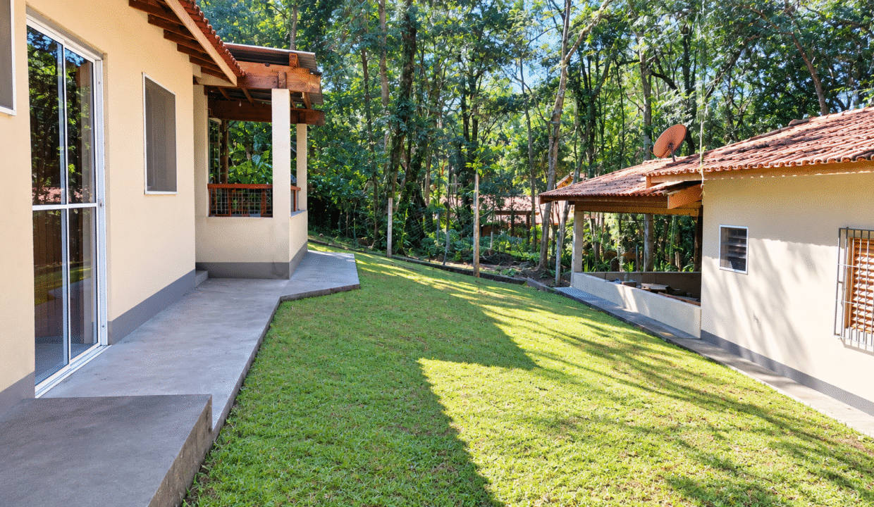 chácara pe na água a venda represa joanopolis (4)