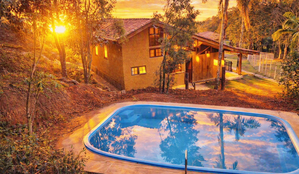 Chácara com piscina represa a venda represa Jaguari em Joanópolis sp